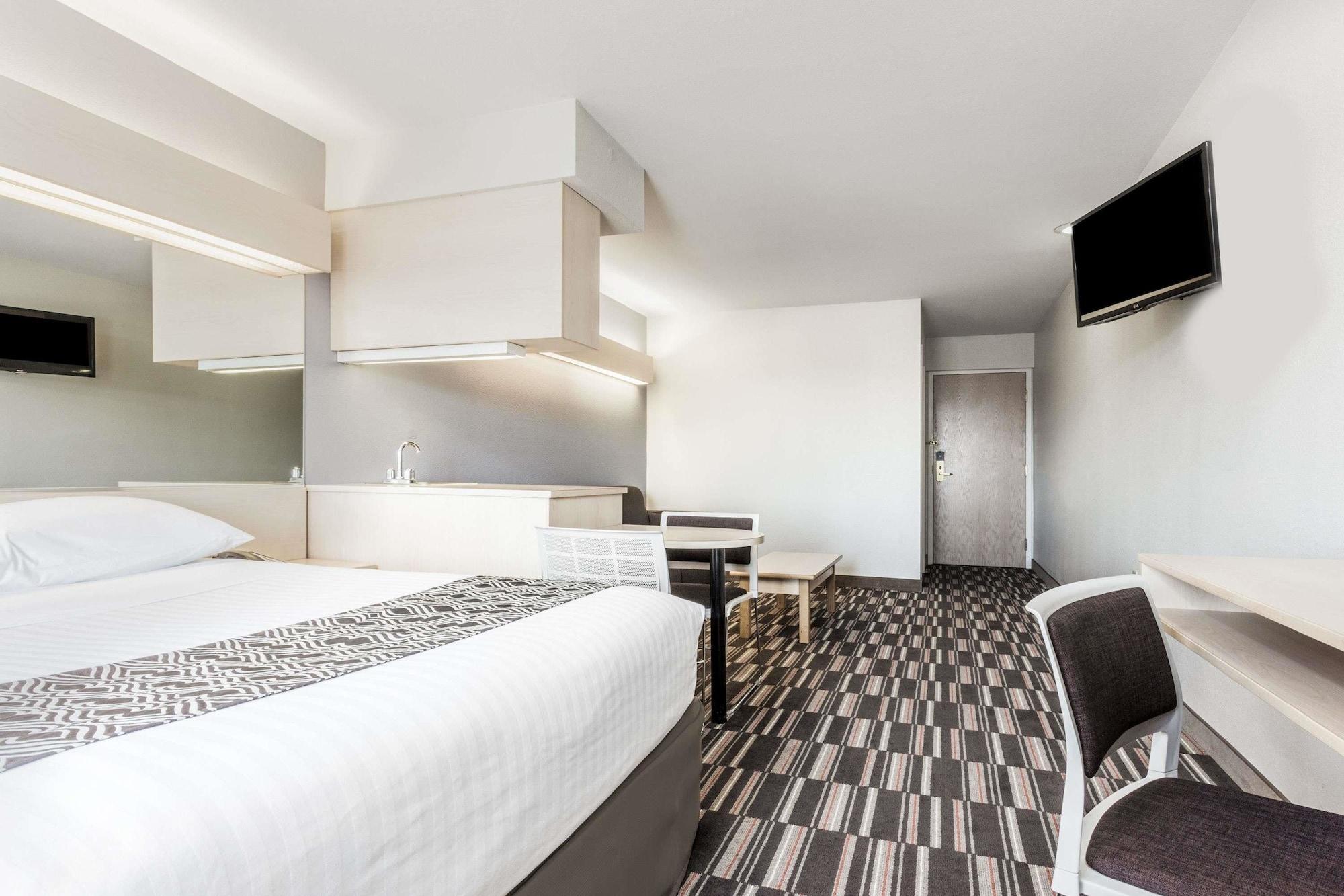 Microtel Inn & Suites Modesto Серес Екстер'єр фото