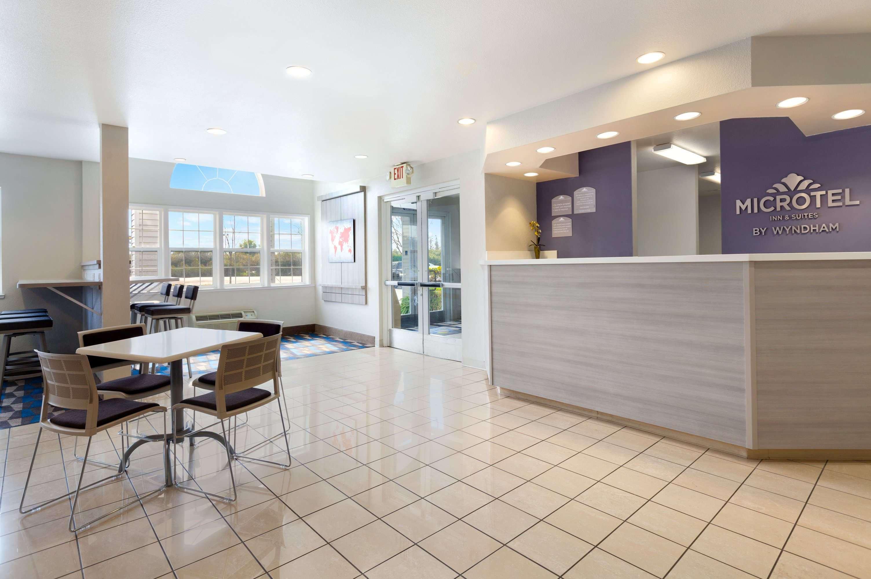 Microtel Inn & Suites Modesto Серес Екстер'єр фото