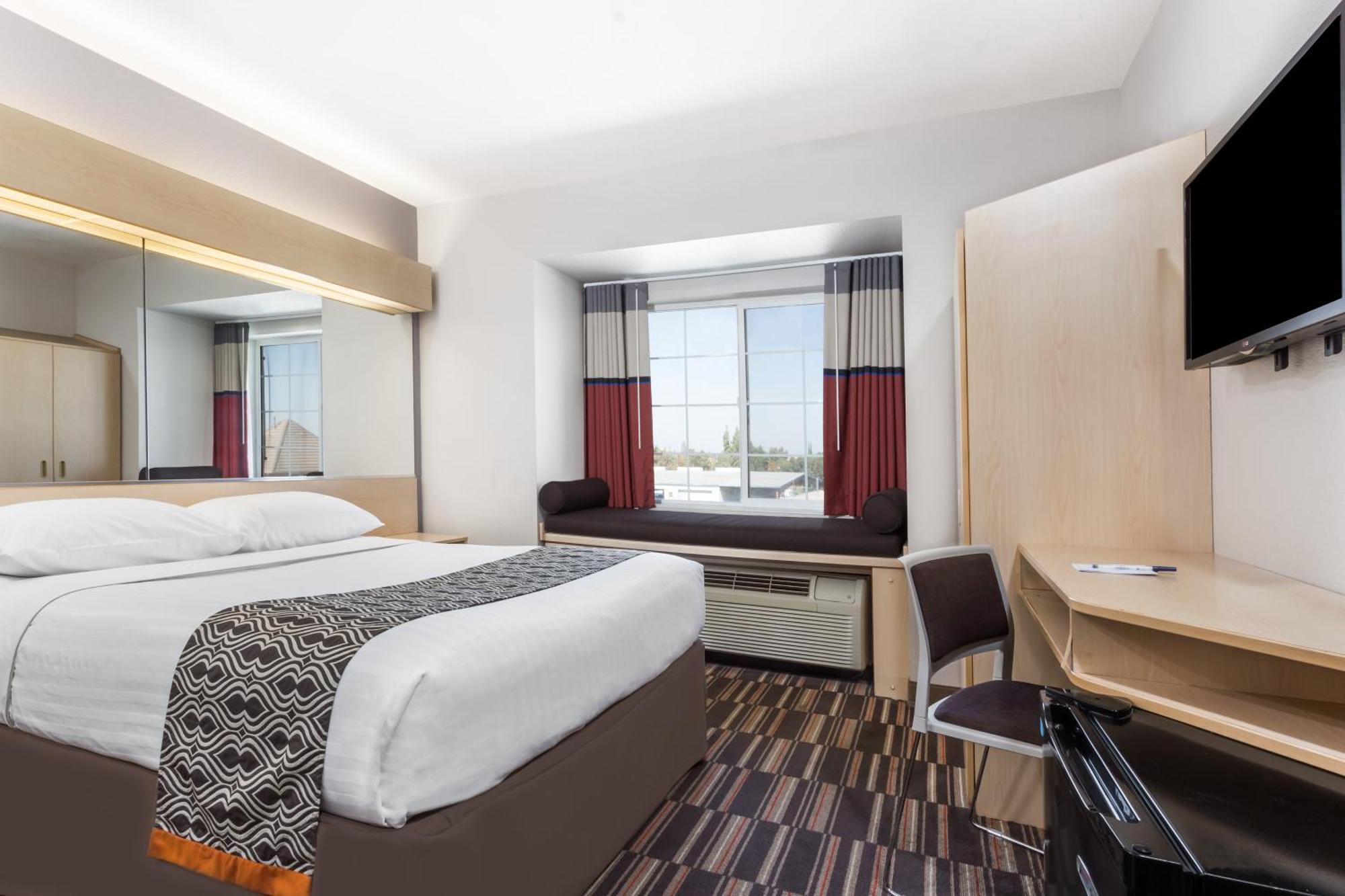 Microtel Inn & Suites Modesto Серес Екстер'єр фото
